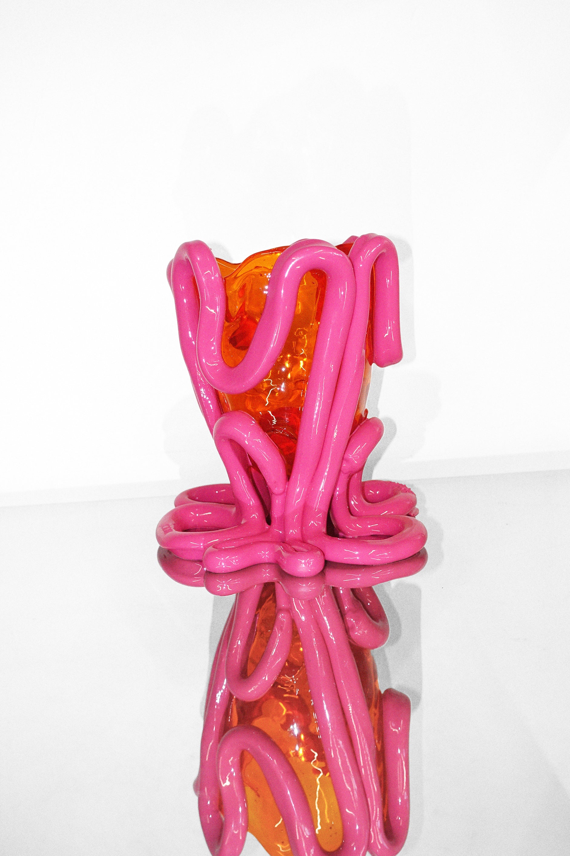 Summer Vase in Clear Orange & Matte Fuchsia - Small BY FISH DESIGN BY GAETANO PESCE