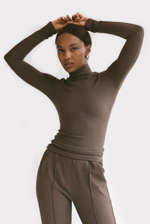 Pris Thermal Mock Neck in Cafe